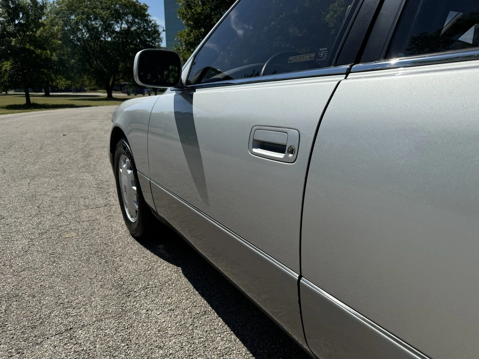 1997 Lexus LS 2nd Gen - Image 30 of 31
