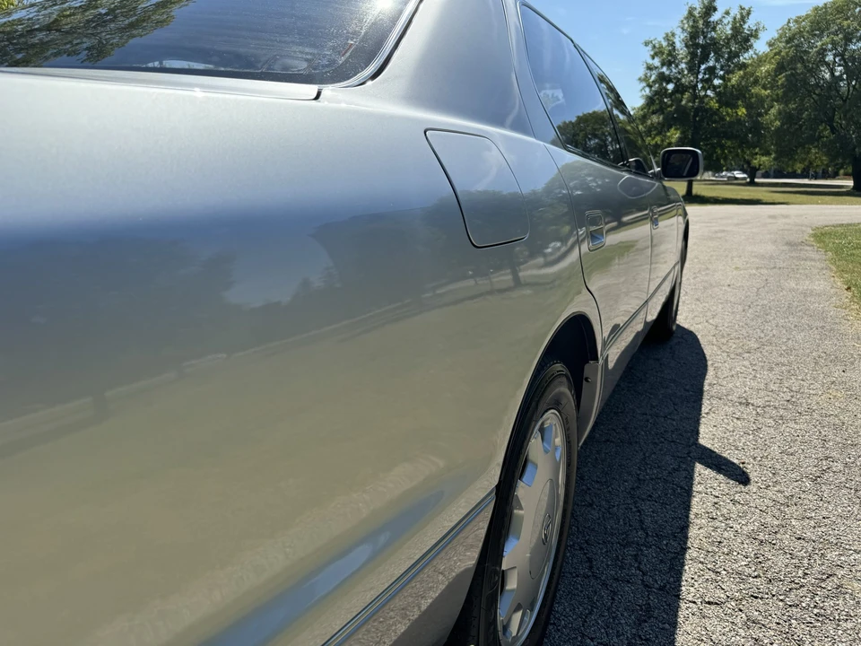 1997 Lexus LS 2nd Gen - Image 28 of 31