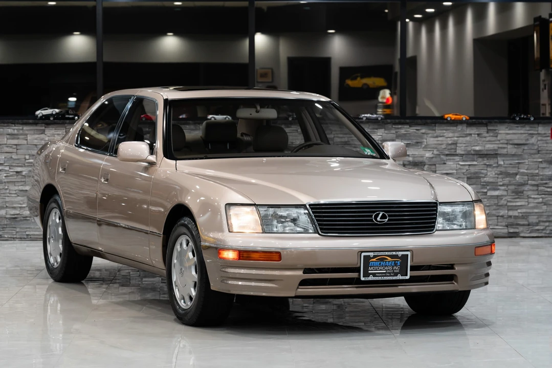 1997 Lexus LS 2nd Gen - Image 25 of 31