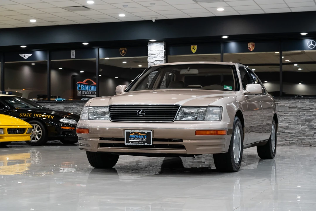 1997 Lexus LS 2nd Gen - Image 11 of 31