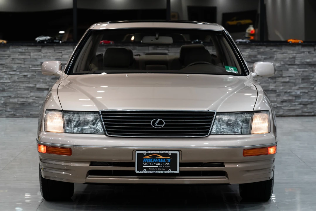1997 Lexus LS 2nd Gen - Image 13 of 31