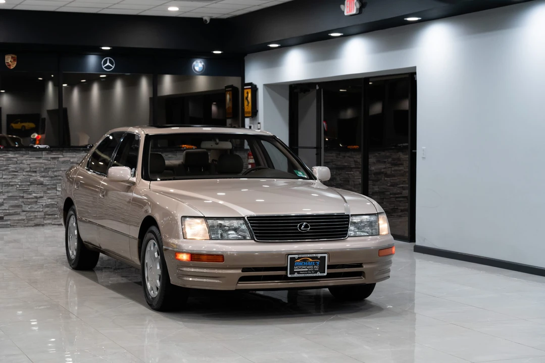 1997 Lexus LS 2nd Gen - Image 28 of 31