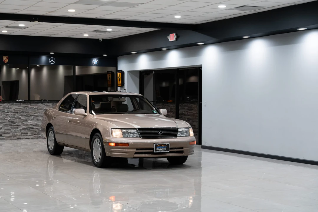 1997 Lexus LS 2nd Gen - Image 21 of 31