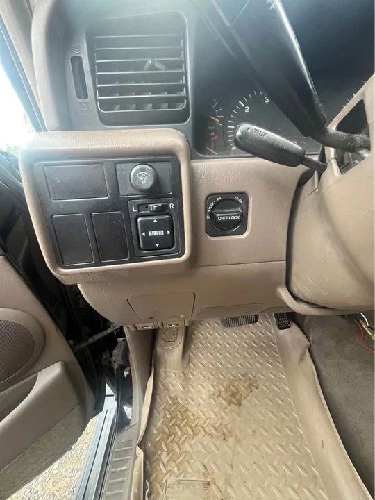 1997 Lexus LX 1st Gen - Image 8 of 13
