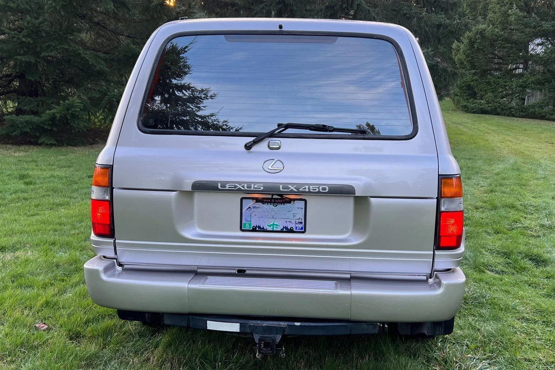 1997 Lexus LX 1st Gen - Image 5 of 31
