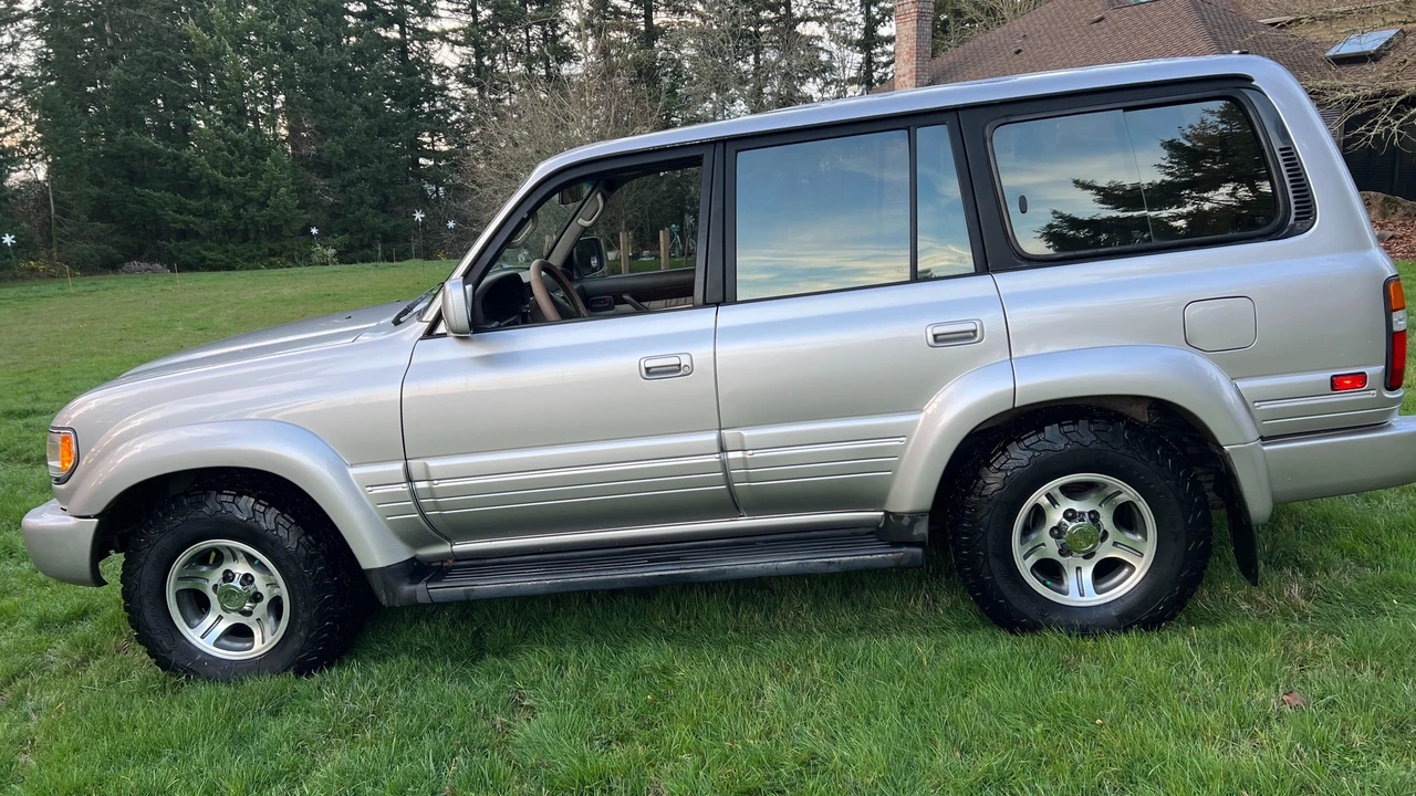 1997 Lexus LX 1st Gen - Image 6 of 31