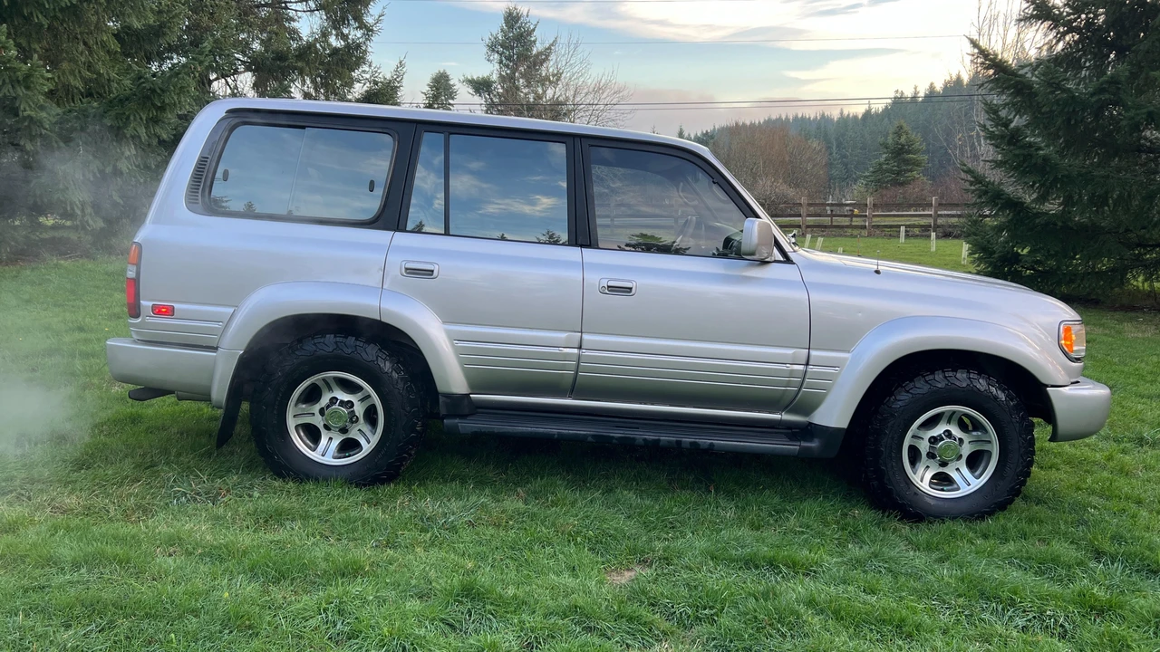 1997 Lexus LX 1st Gen - Image 9 of 31
