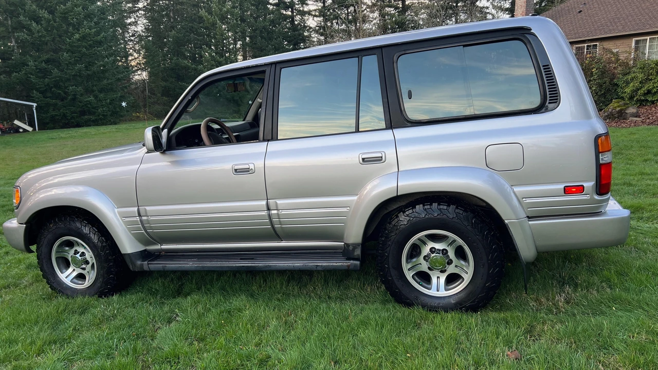 1997 Lexus LX 1st Gen - Image 7 of 31