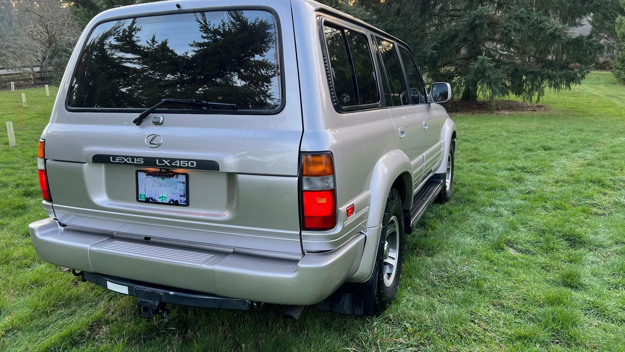 1997 Lexus LX 1st Gen - Image 8 of 31
