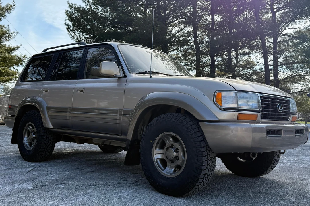 1997 Lexus LX 1st Gen - Image 3 of 31