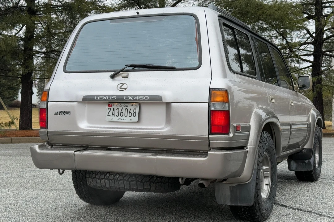 1997 Lexus LX 1st Gen - Image 4 of 31