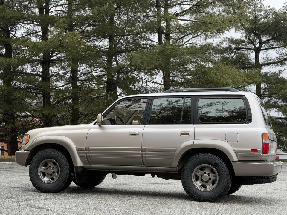 1997 Lexus LX 1st Gen - Image 11 of 31