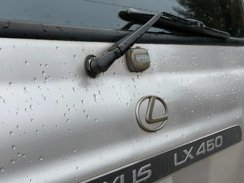 1997 Lexus LX 1st Gen - Image 28 of 31