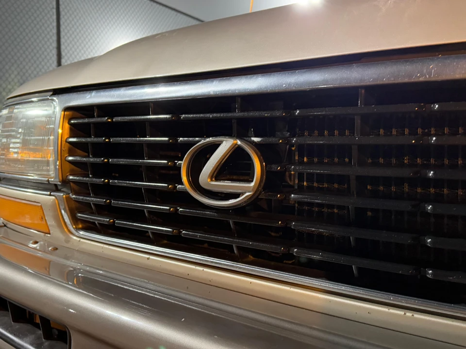 1997 Lexus LX 1st Gen - Image 19 of 31