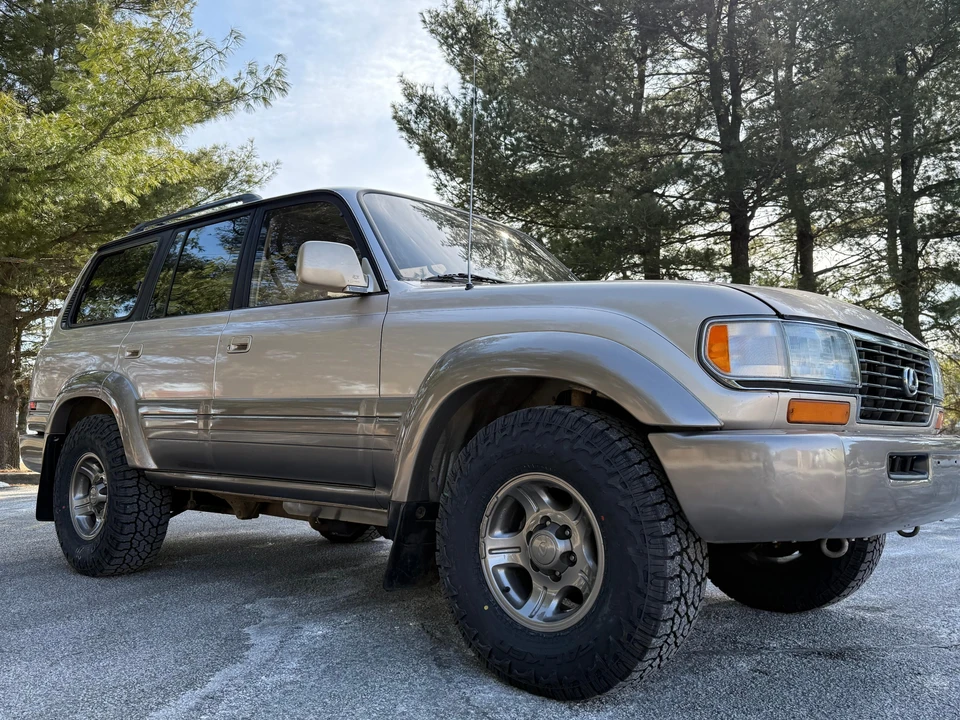1997 Lexus LX 1st Gen - Image 15 of 31