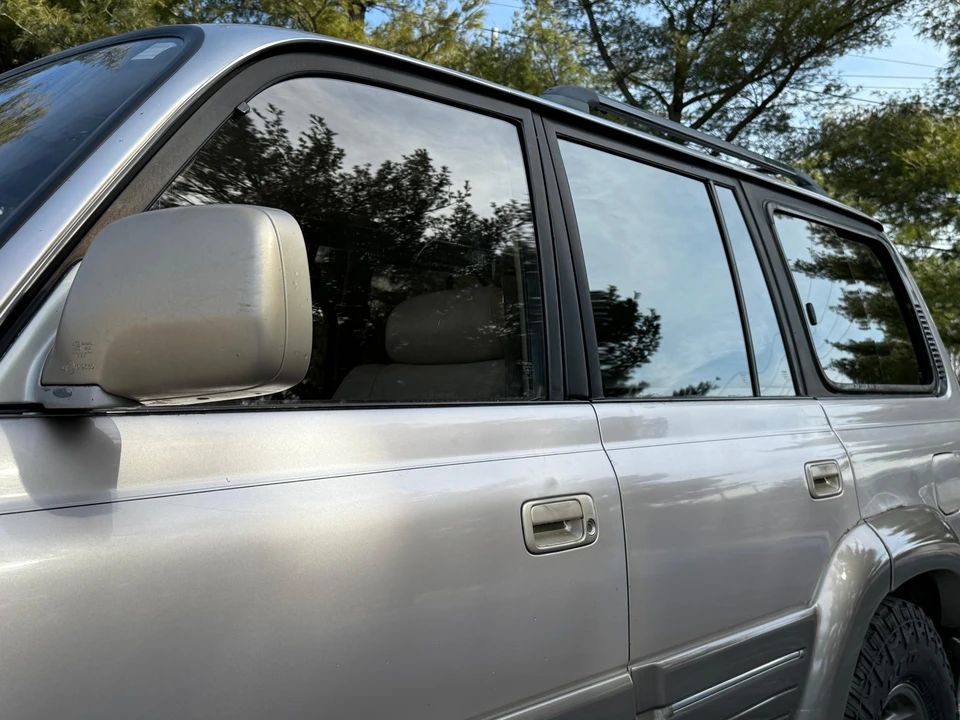 1997 Lexus LX 1st Gen - Image 24 of 31