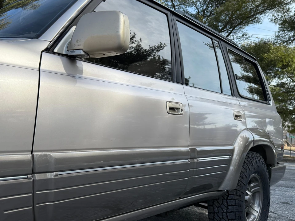 1997 Lexus LX 1st Gen - Image 23 of 31