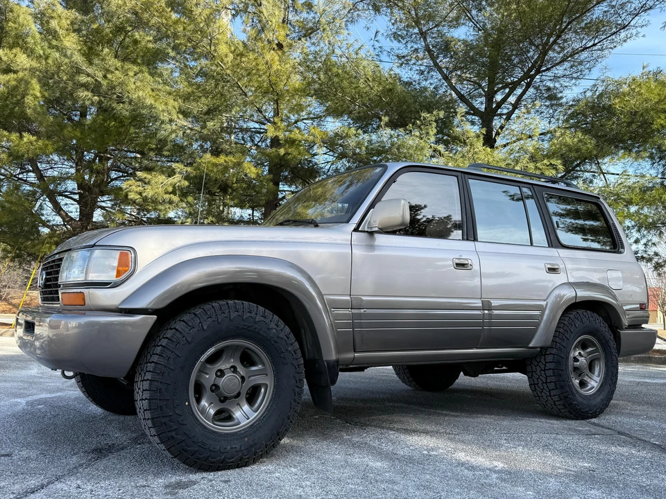 1997 Lexus LX 1st Gen - Image 8 of 31