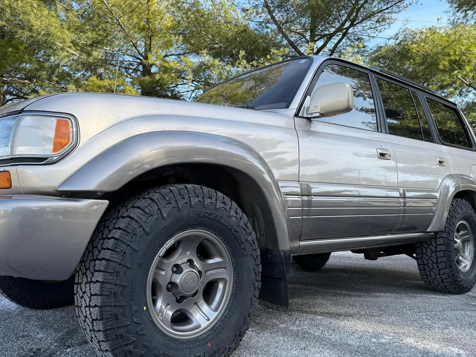 1997 Lexus LX 1st Gen - Image 22 of 31