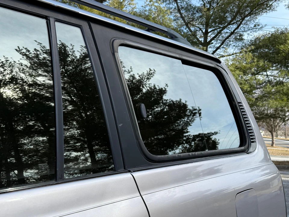 1997 Lexus LX 1st Gen - Image 26 of 31