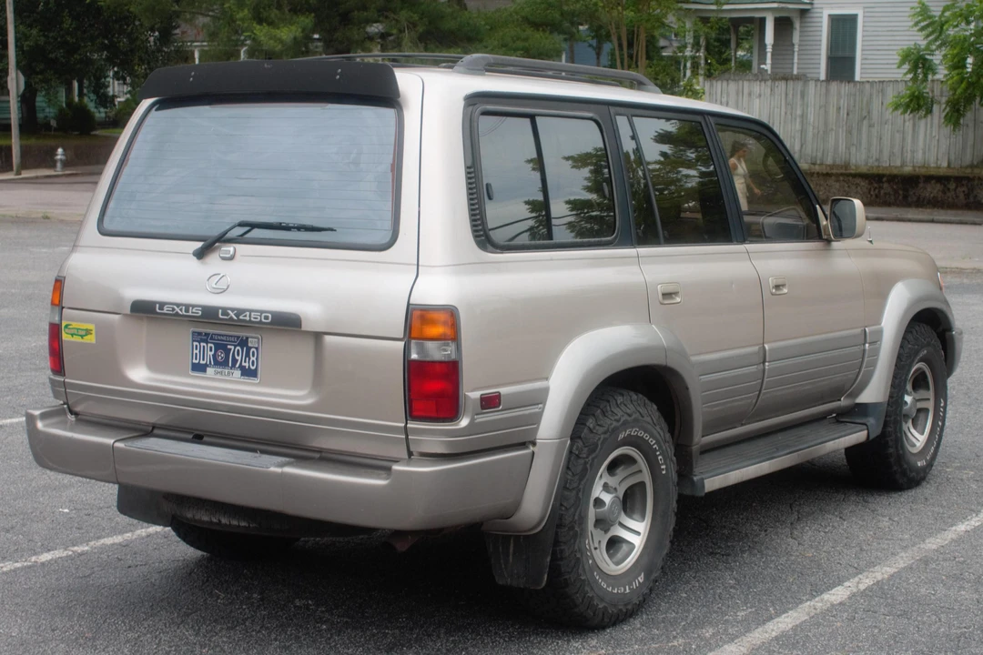 1997 Lexus LX 1st Gen - Image 4 of 30