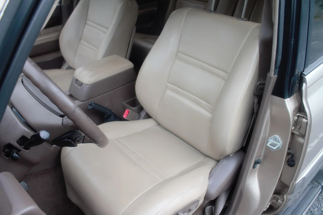 1997 Lexus LX 1st Gen - Image 26 of 30
