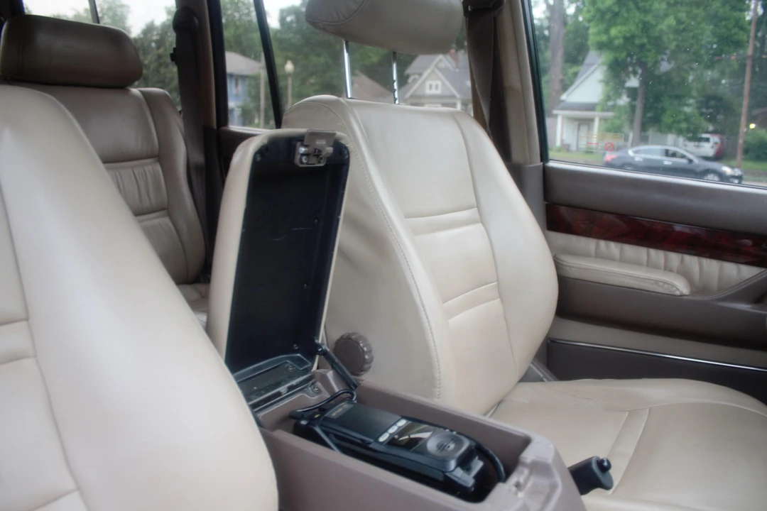 1997 Lexus LX 1st Gen - Image 27 of 30