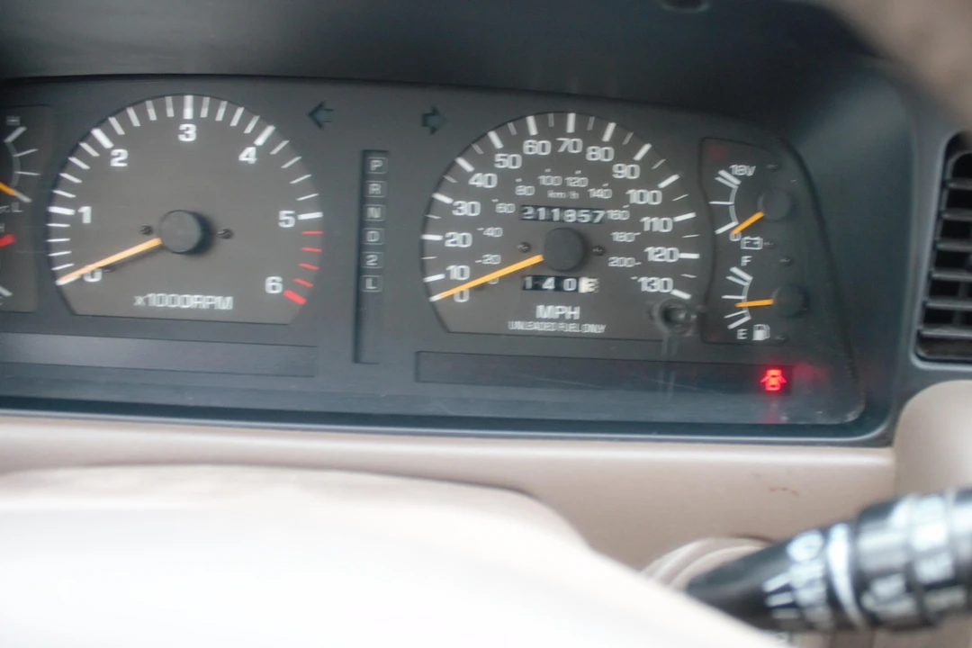 1997 Lexus LX 1st Gen - Image 25 of 30