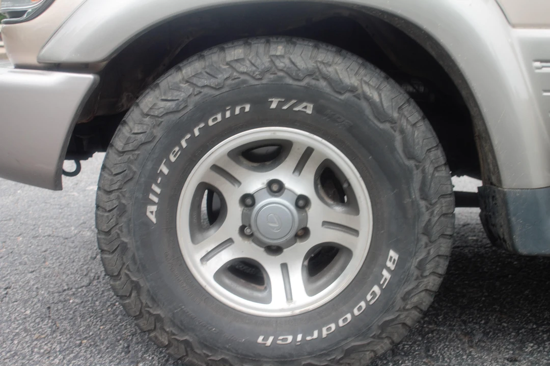 1997 Lexus LX 1st Gen - Image 19 of 30