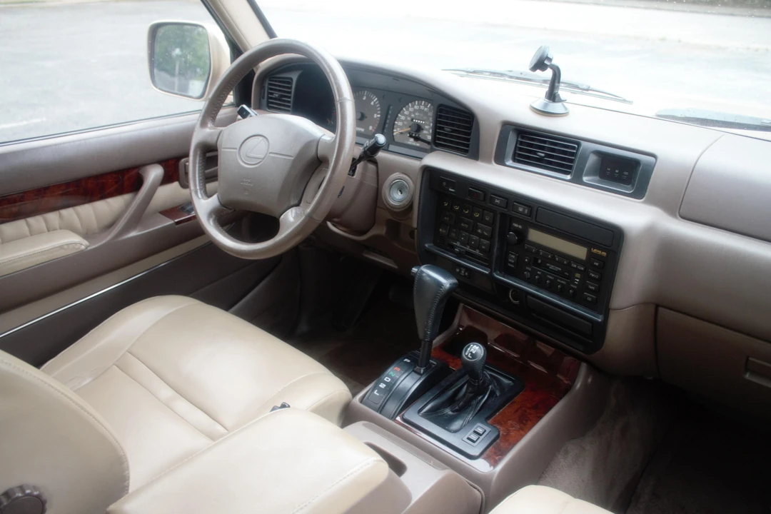 1997 Lexus LX 1st Gen - Image 23 of 30