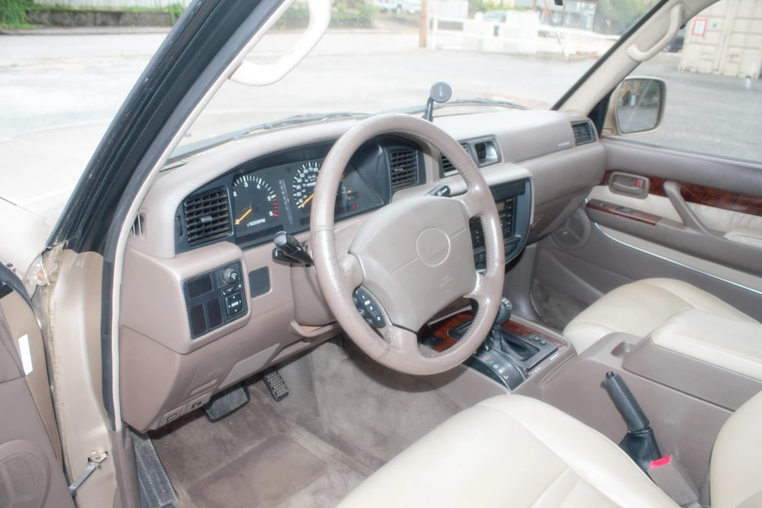 1997 Lexus LX 1st Gen - Image 28 of 30
