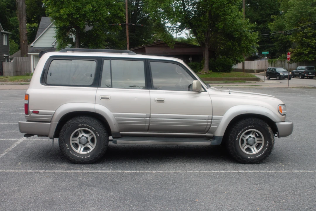 1997 Lexus LX 1st Gen - Image 9 of 30