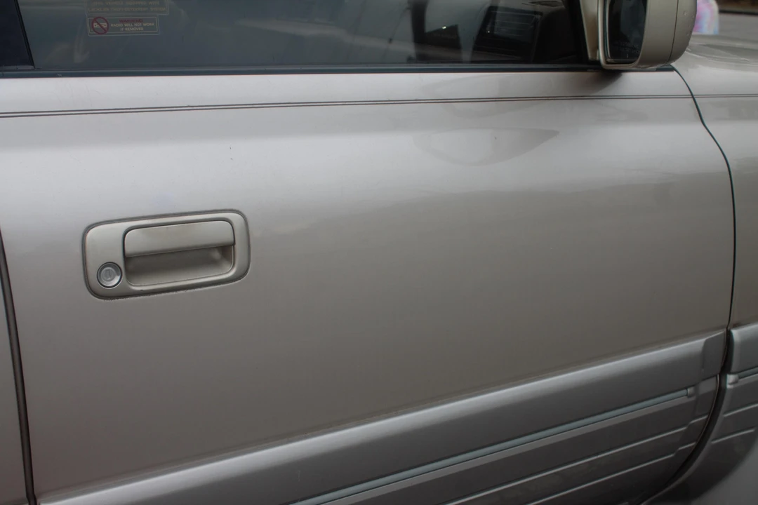 1997 Lexus LX 1st Gen - Image 17 of 30