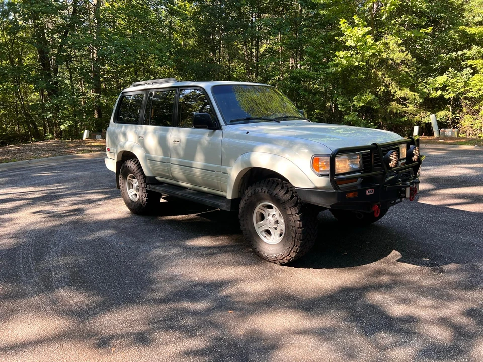 1997 Lexus LX 1st Gen - Image 23 of 31