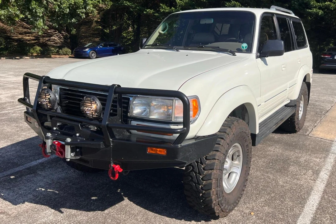 1997 Lexus LX 1st Gen - Image 3 of 31