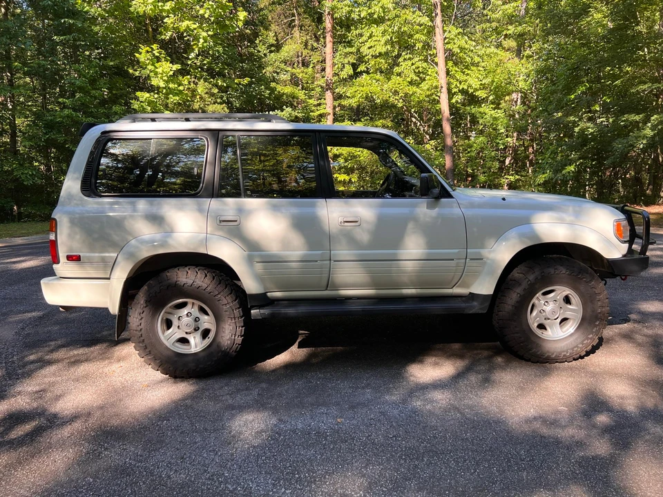1997 Lexus LX 1st Gen - Image 21 of 31