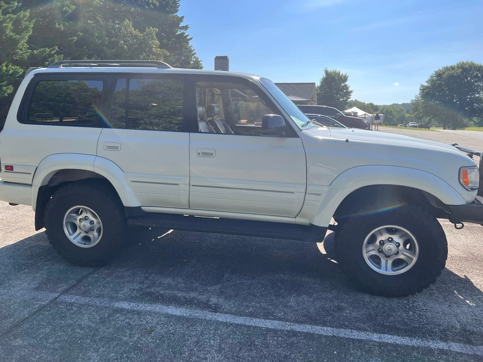 1997 Lexus LX 1st Gen - Image 22 of 31