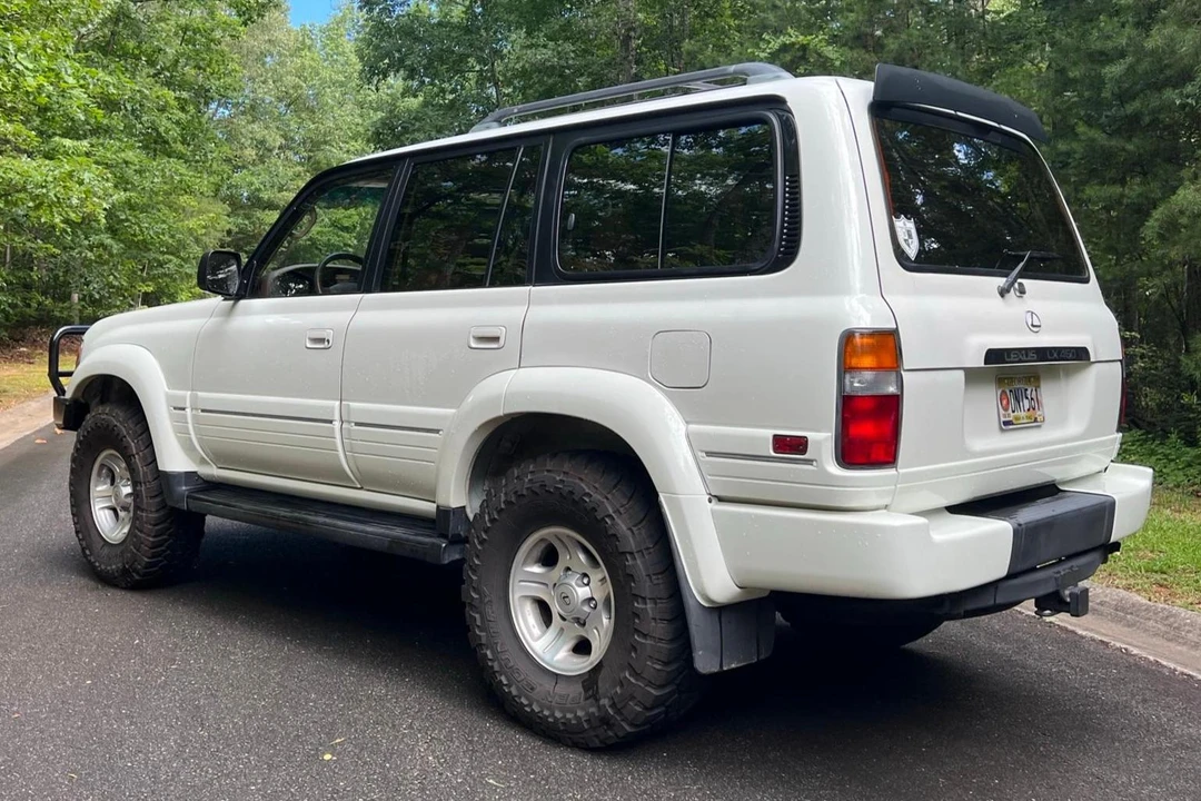 1997 Lexus LX 1st Gen - Image 4 of 31