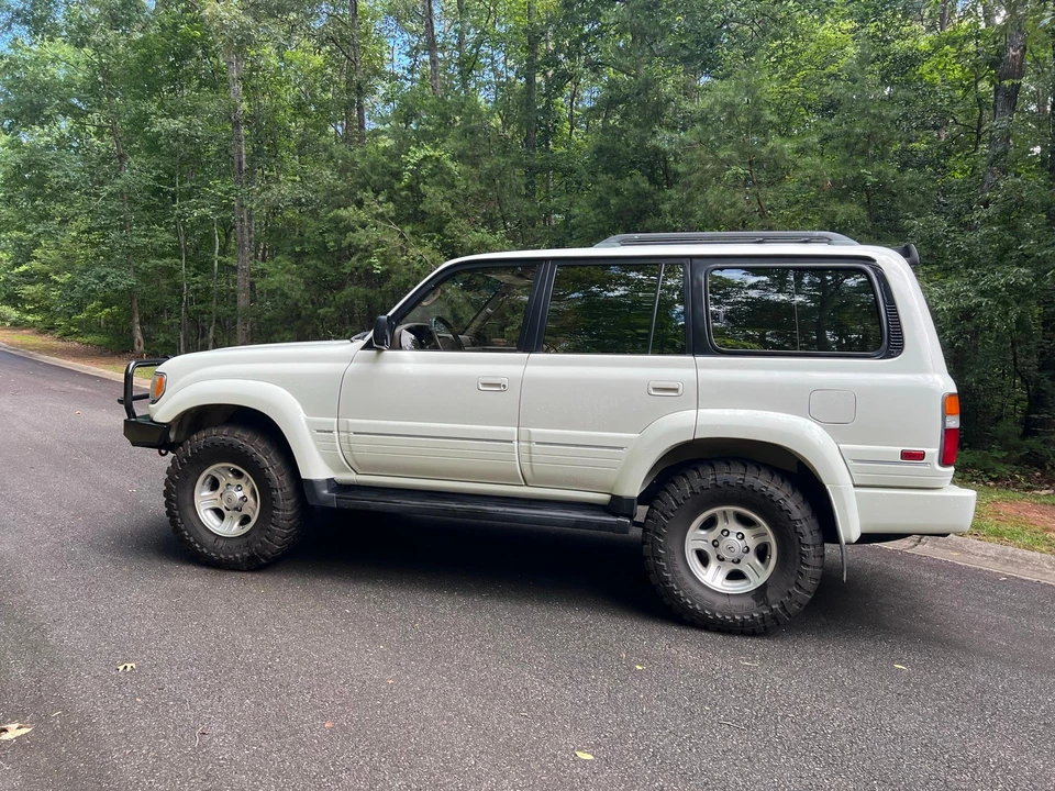 1997 Lexus LX 1st Gen - Image 13 of 31
