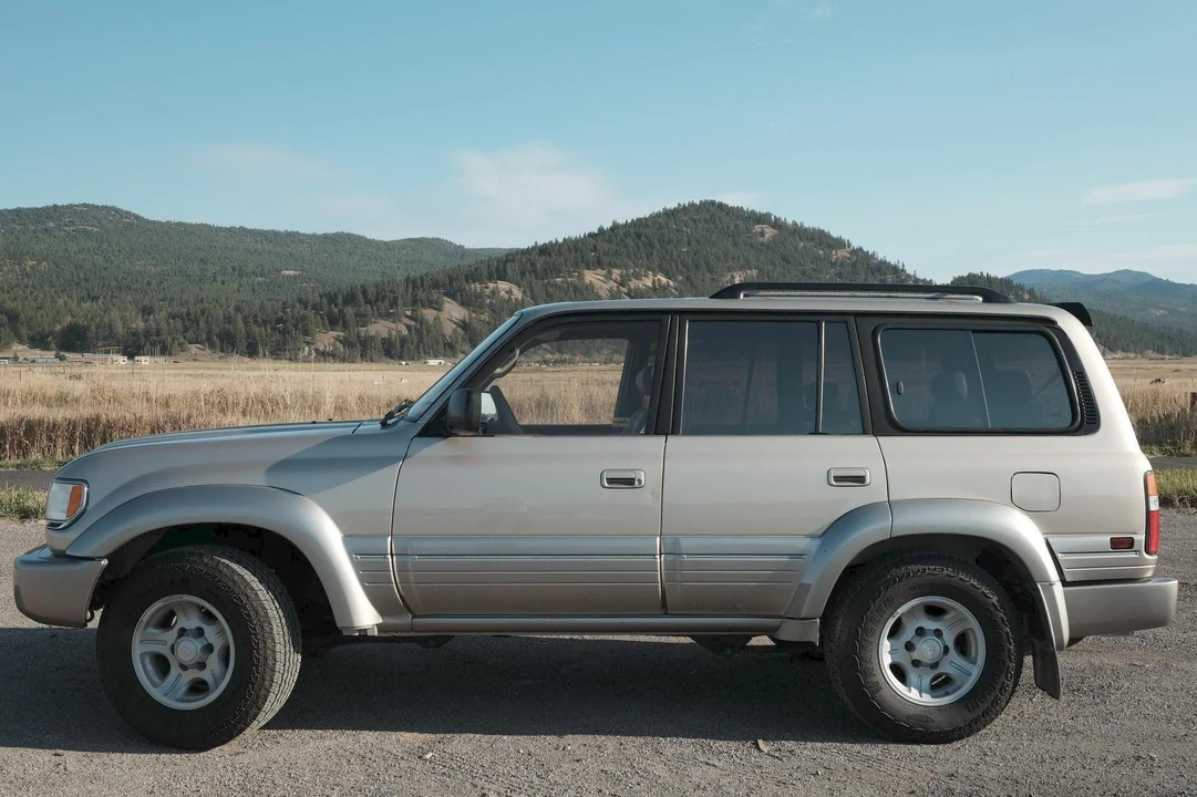 1997 Lexus LX 1st Gen - Image 3 of 5