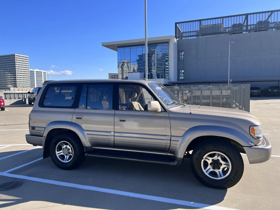 1997 Lexus LX 1st Gen - Image 18 of 31