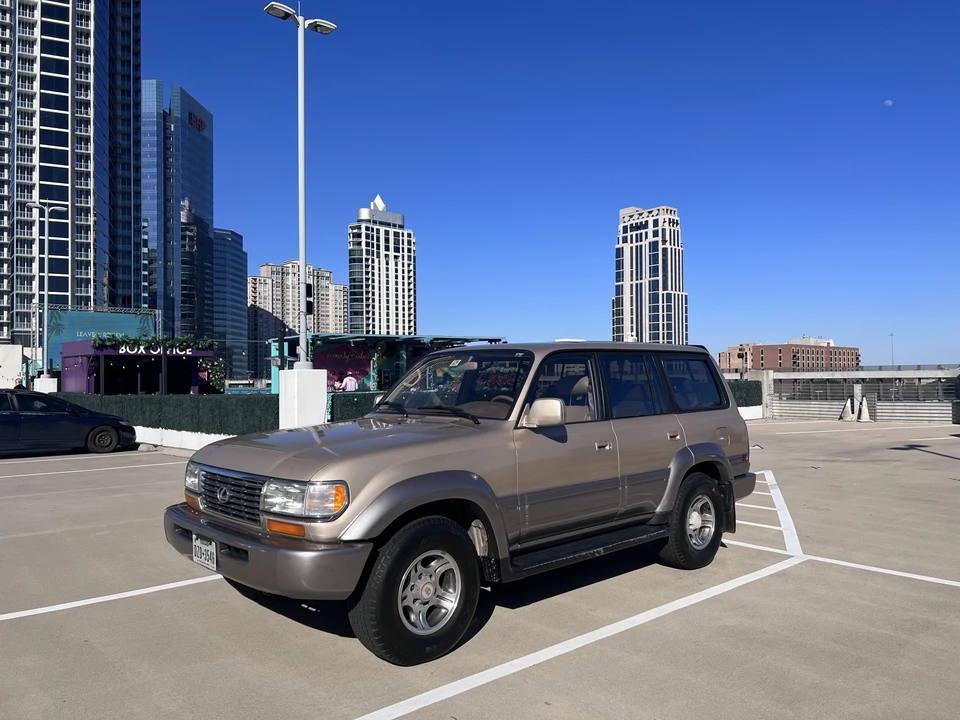 1997 Lexus LX 1st Gen - Image 7 of 31