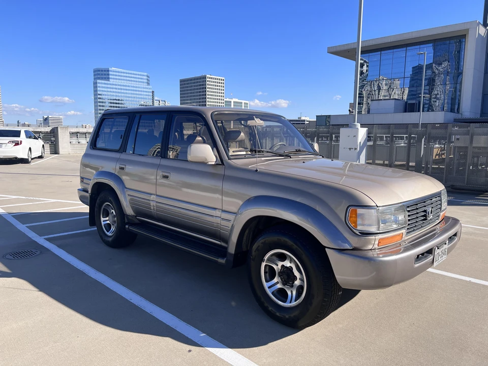 1997 Lexus LX 1st Gen - Image 19 of 31
