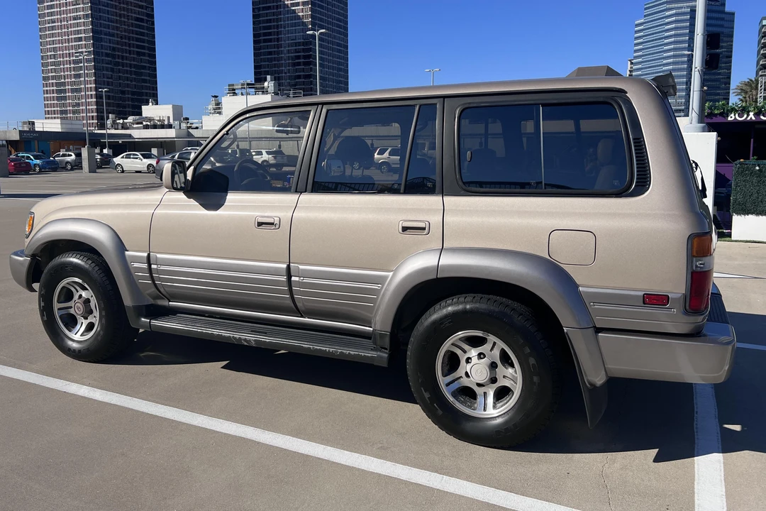 1997 Lexus LX 1st Gen - Image 9 of 31