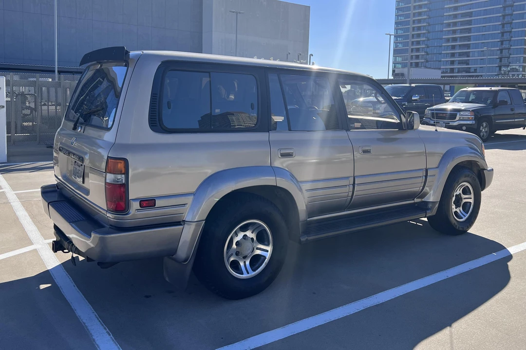 1997 Lexus LX 1st Gen - Image 4 of 31