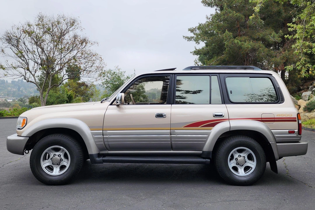 1997 Lexus LX 1st Gen - Image 3 of 31