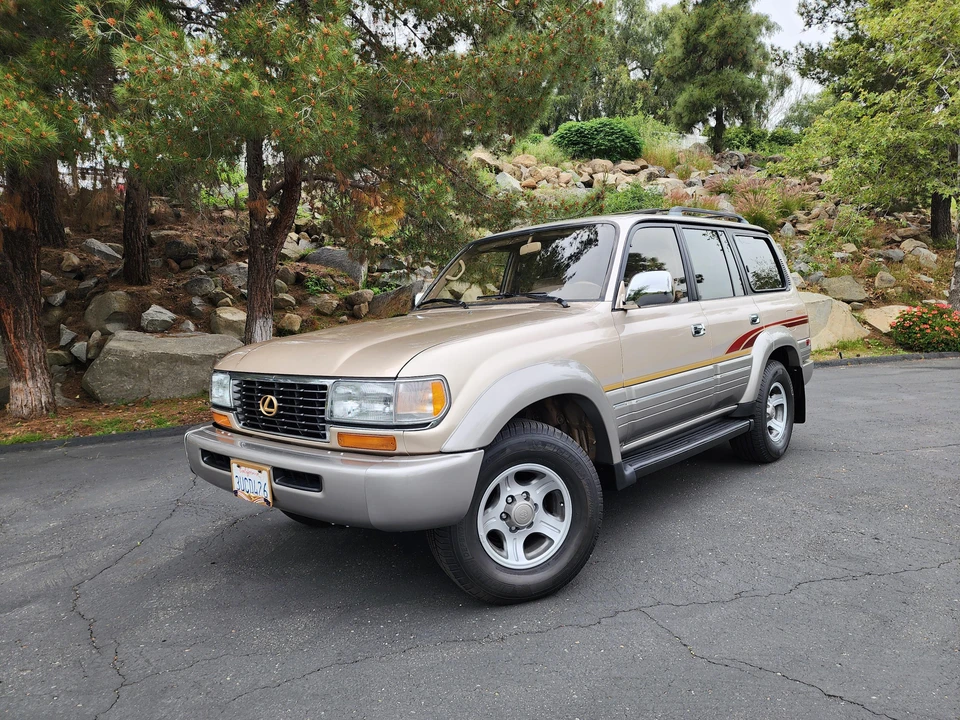 1997 Lexus LX 1st Gen - Image 17 of 31