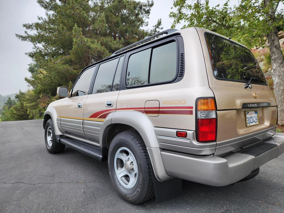 1997 Lexus LX 1st Gen - Image 27 of 31