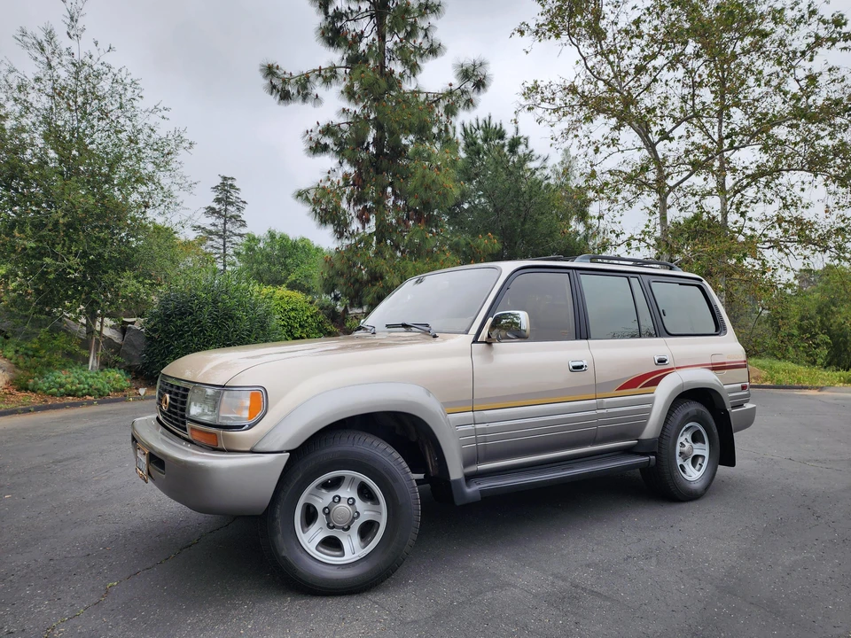 1997 Lexus LX 1st Gen - Image 19 of 31