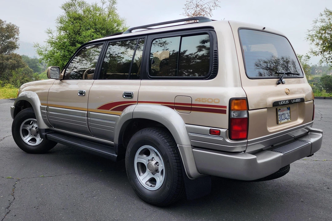1997 Lexus LX 1st Gen - Image 4 of 31